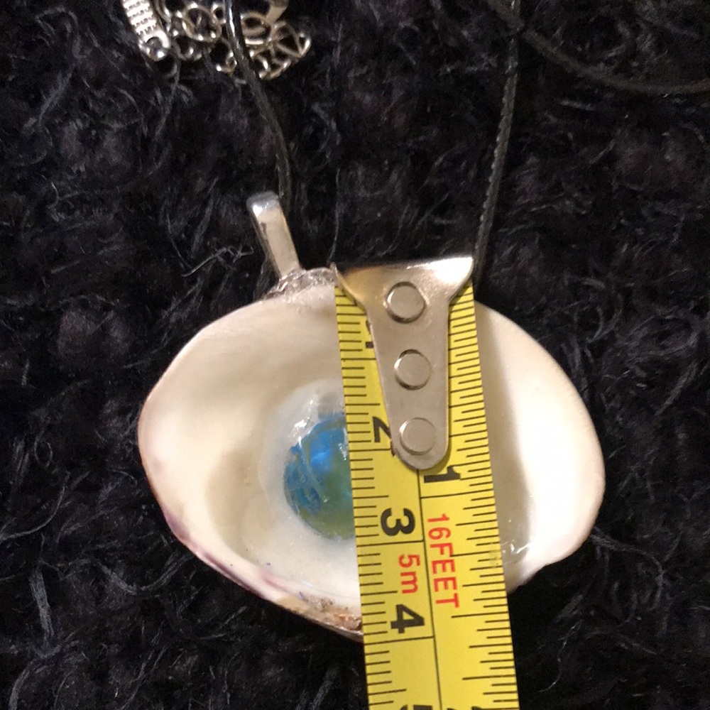 SeaShell Necklace Hand Created - Picture 16 of 17